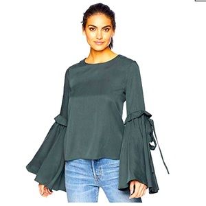 Bell sleeve top